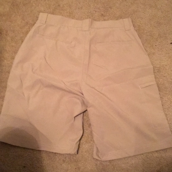 Golf shorts - Picture 2 of 3